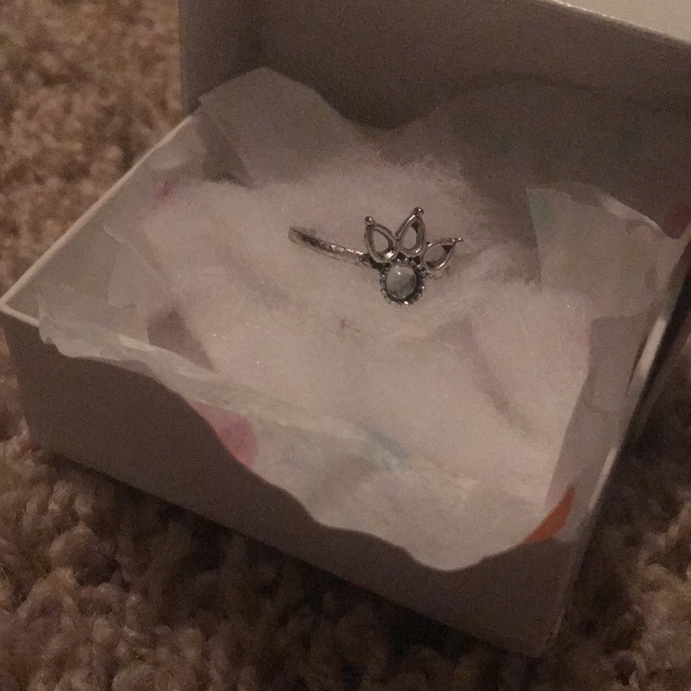 Paw ring